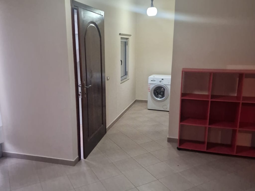 3+1, piano villa, a Xhamllik, 500 euro