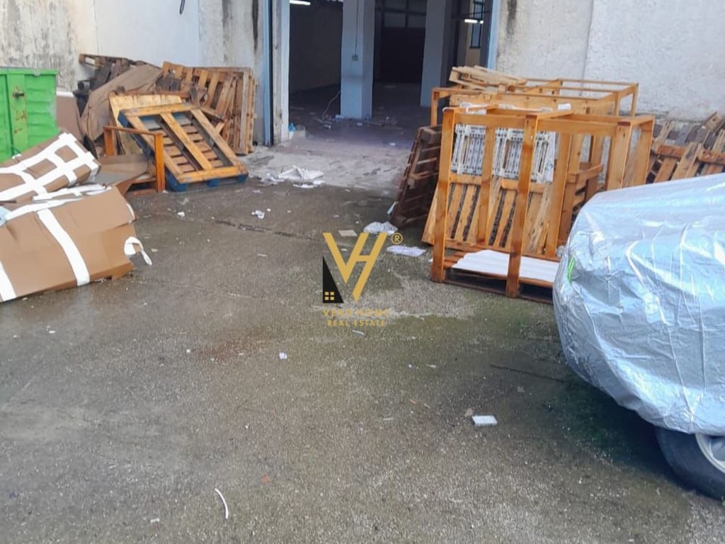 JEPET MAGAZINE 350 M2 ME QERA NE YZBERISHT 1.400 EURO
