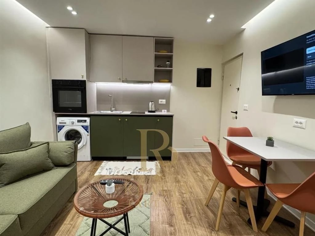 SHITET APARTAMENT 1+1 &amp; GARSONIERE,TEK Pazari i Ri..