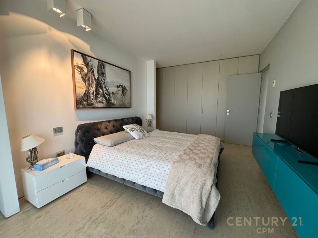 🌄PENTHOUSE LUSSUOSO + 2 POSTI AUTO IN VENDITA! |🌇 LUXURY PENTHOUSE + 2 PARKING SPOTS FOR SALE!