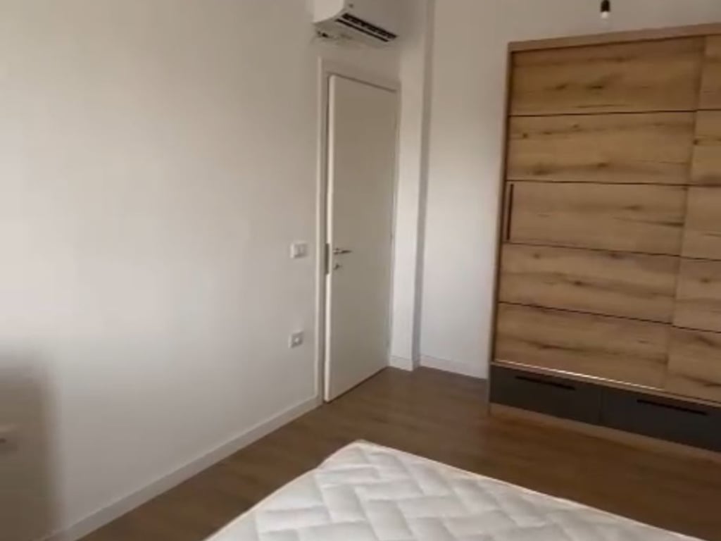 JEPET ME QIRA APARTAMENT 3+1 ,FUSHA E AVIACIONIT, TIRANË