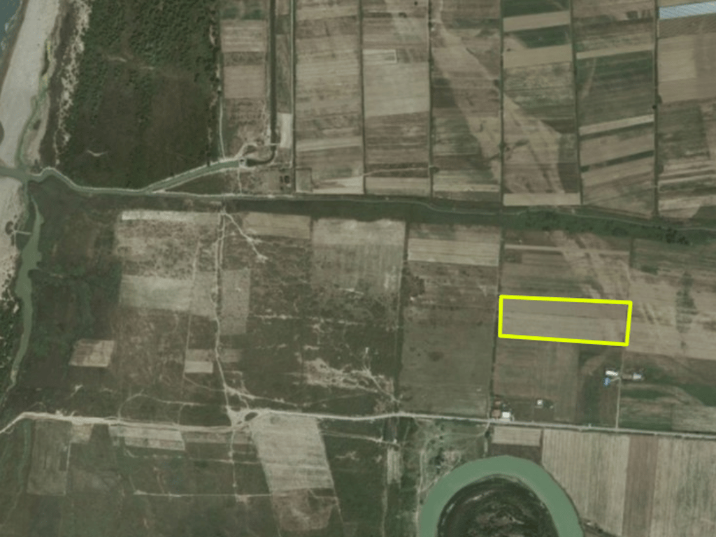 Vila Bashtoves, Toke per shitet, 1.4 km larg detit