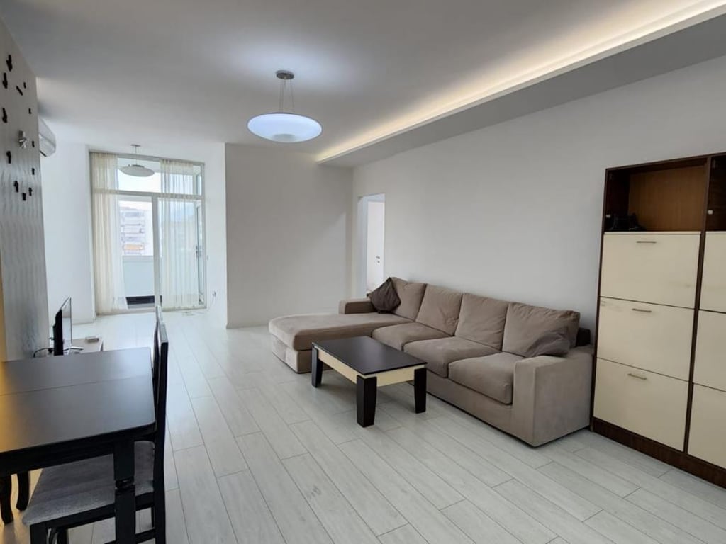 Apartament 2+1 me qira tek Shkolla e Baletit!