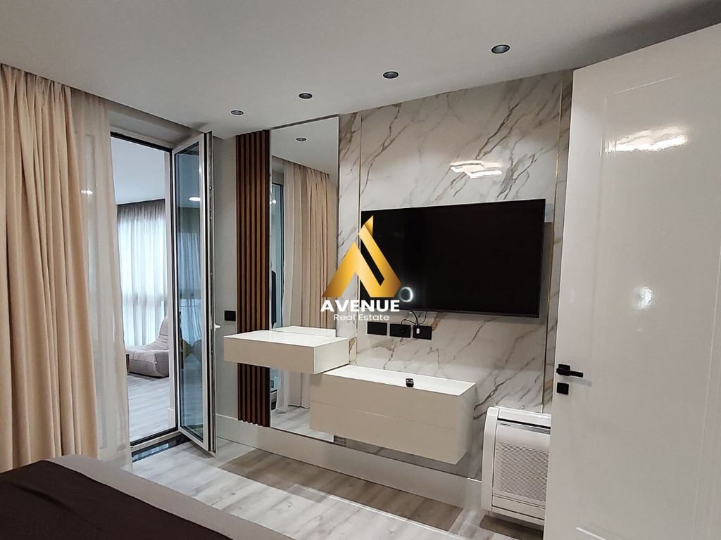 Jepet me Qira apartament 2+2+2 tualete Bllok, Tirane