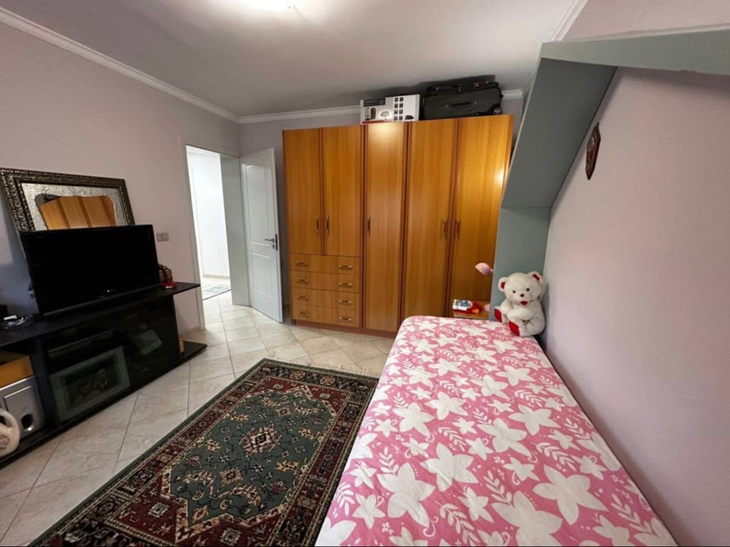 Jepet apartament 2+1 tek Ish Tregu Elektrik