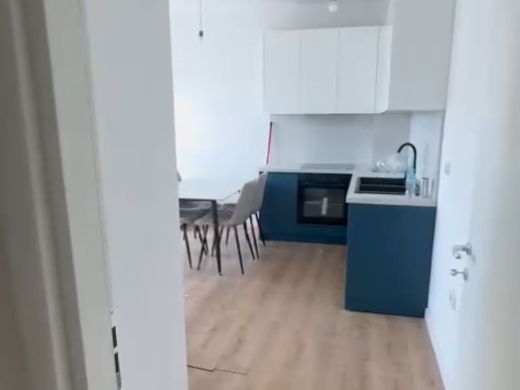 JEPET ME QIRA APARTAMENT 3+1 ,FUSHA E AVIACIONIT, TIRANË