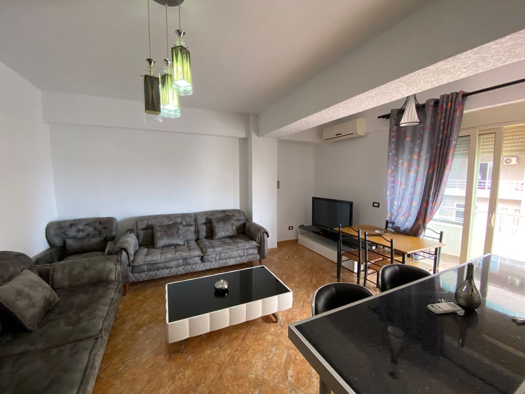Shitet apartament 1+1 ne plazh, Durres!