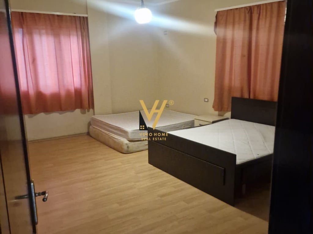 AFFITTASI APPARTAMENTO 3+1+2+BOX A BRRYL A 50.000 LEKË