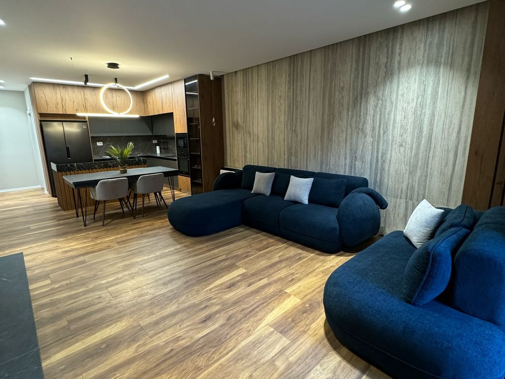 Jepet me Qira Apartament 3+1 me Mobilim Luksoz, +🅿 