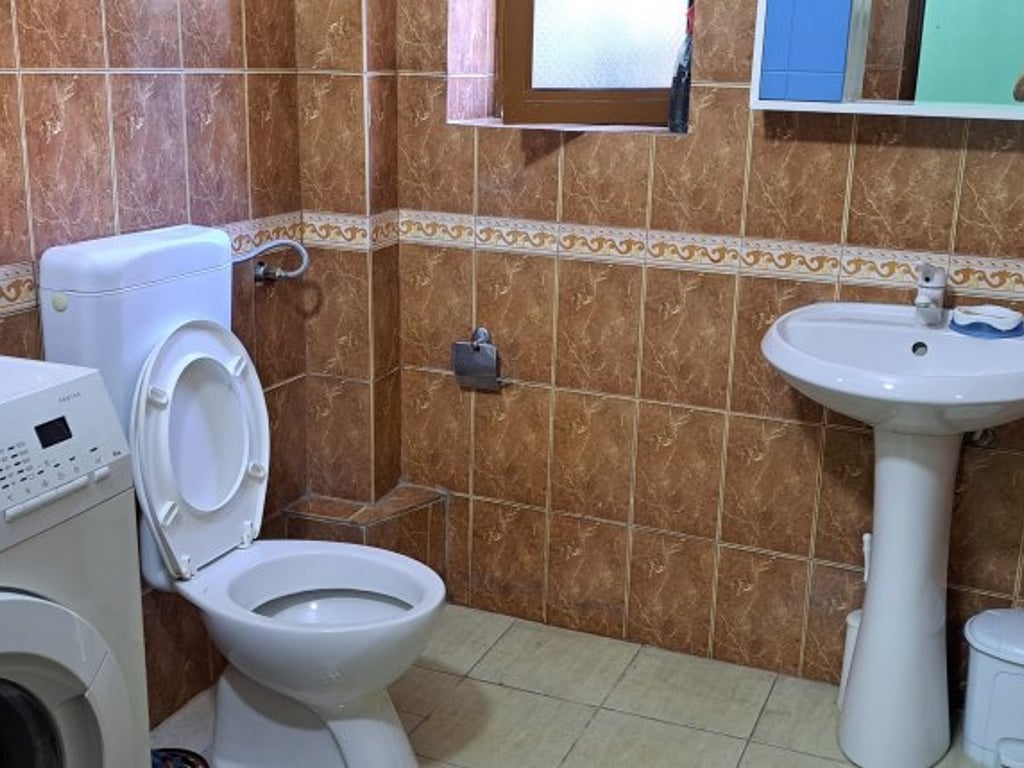 Apartament 1+1 per qira prane Shkolles se Baletit