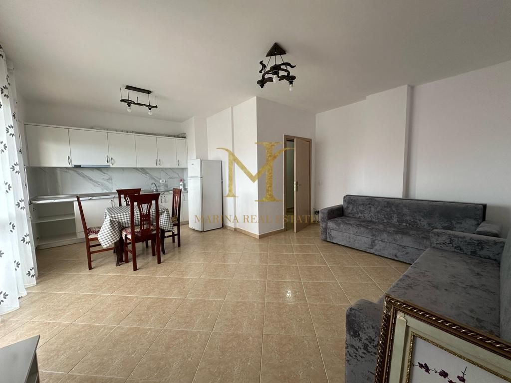 Affittasi appartamento 2+1+2 sulla spiaggia Hekurudha!!