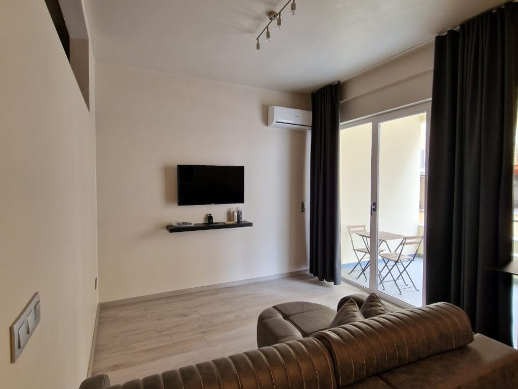 🏠 Apartament 1+1 me Qira – Kopshti Zoologjik, Tiranë