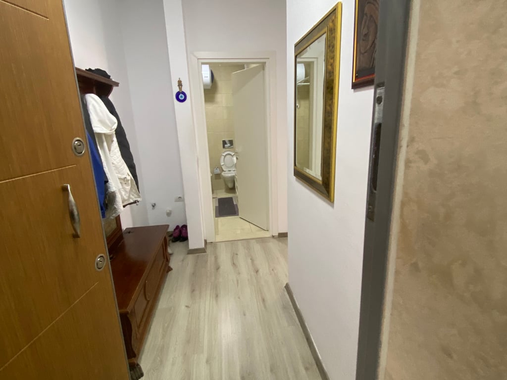 Vendesi 3+2, a 21 dicembre, 270.000 euro trattabili.