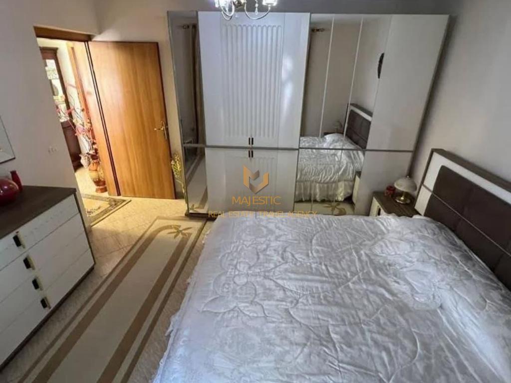 A 2+1 apartment is available for rent at Strauss Square, Xhamllik.