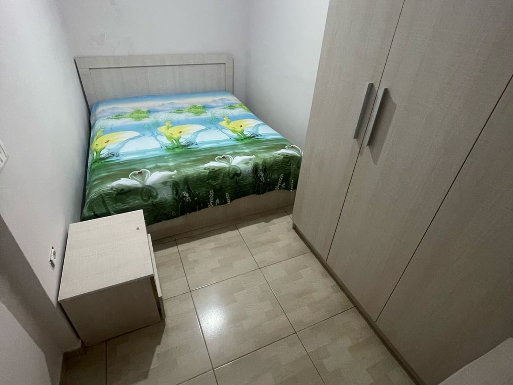 Affittasi appartamento 1+1 in fase di ristrutturazione in via 21 Dicembre, vicino a Villa 22.