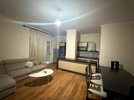 Affittasi appartamento 2+1+2 + terrazzo in Fizika Berthamore a Fresk.