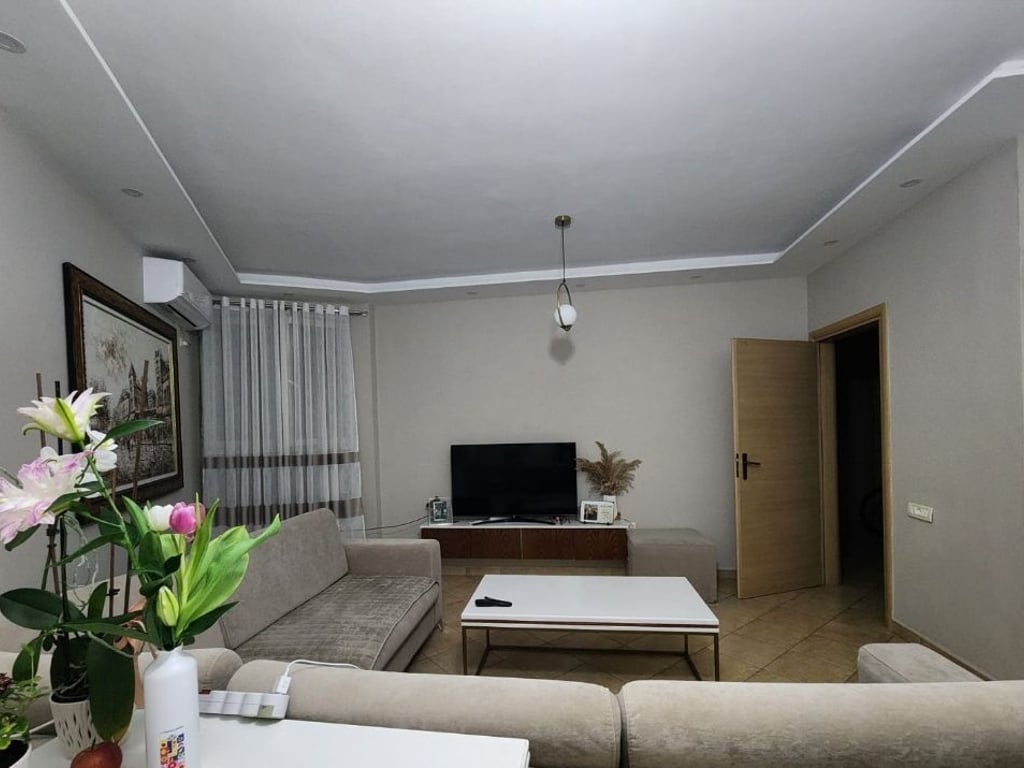 Vendesi Appartamento 1+1 a Shkoze.