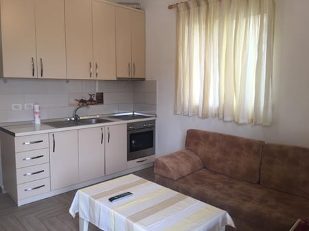 Affitto casa privata con parcheggio in Rr sabaudin gabrani nj 5.