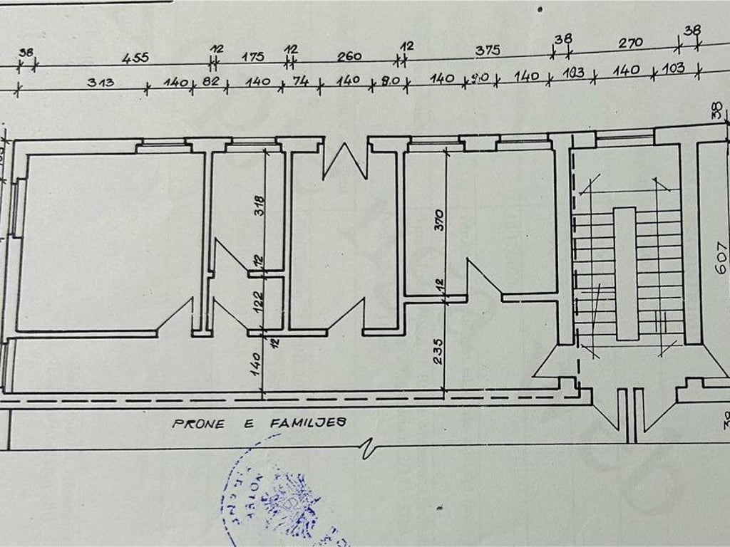 Ambjent biznesi me qera tek Stadiumi Dinamo, prane Proper Pizza ne Tirane (ID 42614262)