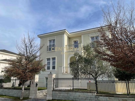 🏡 VILË ME QIRA TEK ROLLING HILLS – LUKS DHE PRIVATËSI! 🏡 LUXURY VILLA FOR RENT AT ROLLING HILLS – ELEGANCE & PRIVACY!