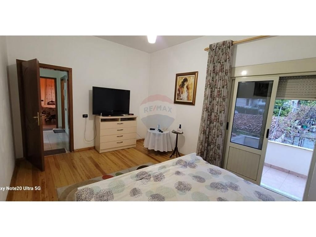 Shtepi 2-kateshe per Shitje - Rruga Ali Visha