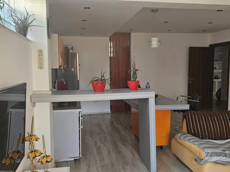 Appartamento 1+1 in affitto vicino alla strada Kavajë.