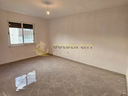 Shitet apartament 1+1 prane Shkolles Qemal Mici Durres