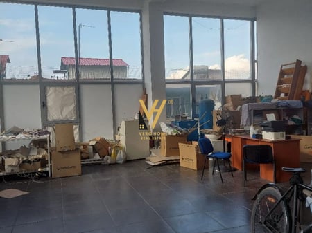 JEPET ZYRE 216 M2 ME QERA TE RR.KONFERENCA E PEZES 1.200 EURO