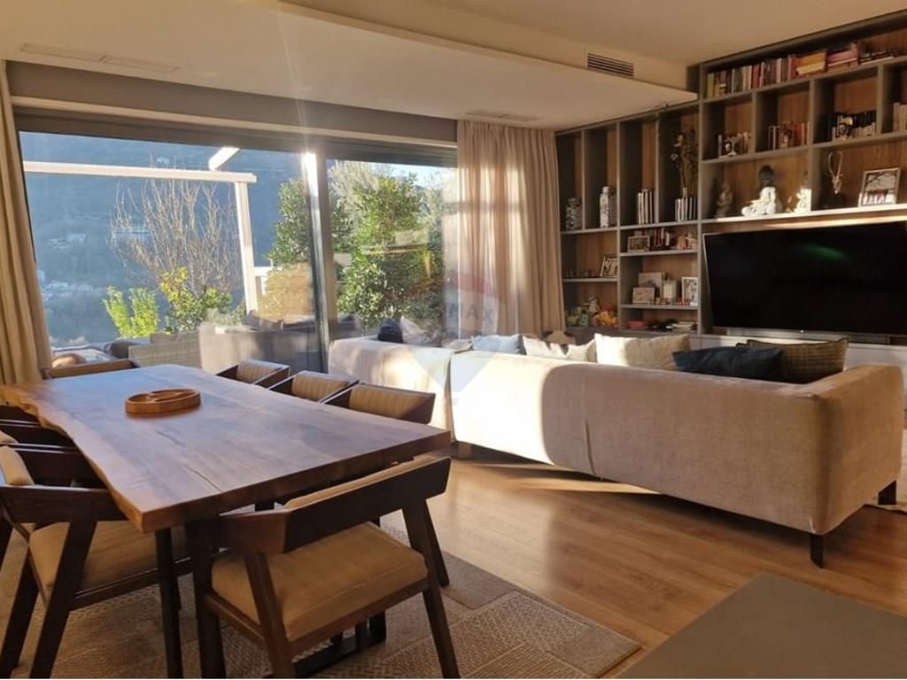 Villa di 3 piani in vendita vicino a TEG!