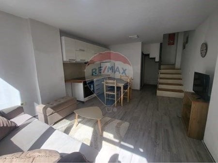 Affittasi duplex, Vasil Shanto