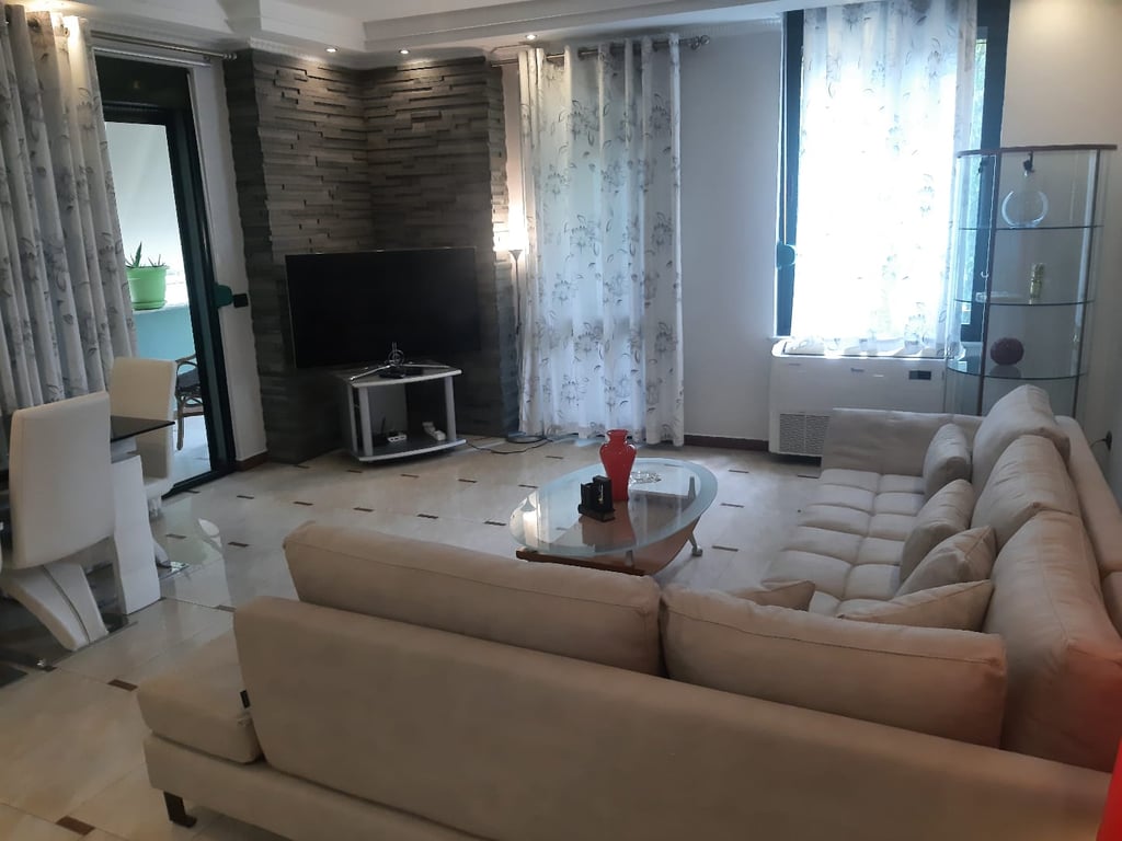 Apartament Me Qera 2+1 tek Ish Ekspozita (ID B2201289) Tirane