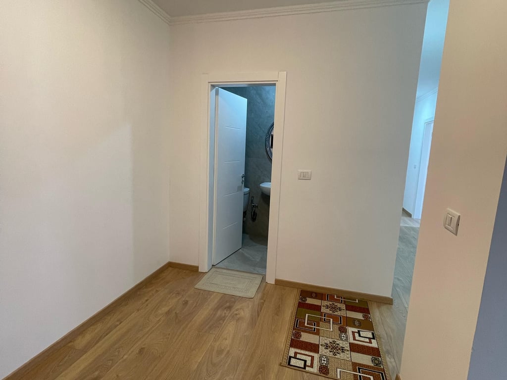 🏡 Jepet me Qira Apartament 3+1+2 Tualete – Fresk, Tiranë