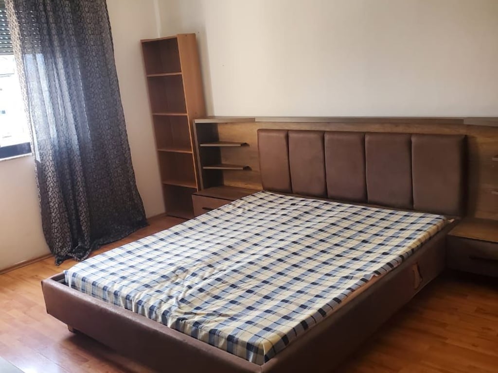 Jepet apartament me qera 