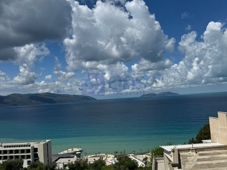 Vendesi super appartamento 2+1 con vista mare a Valona.
