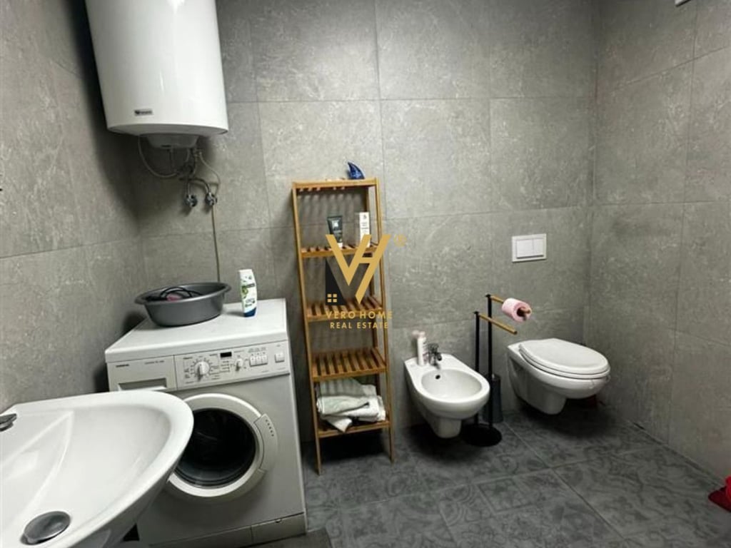 JEPET APARTAMENT 2+1+BLK ME QERA TE FIORI DI BOSKO 700 EURO