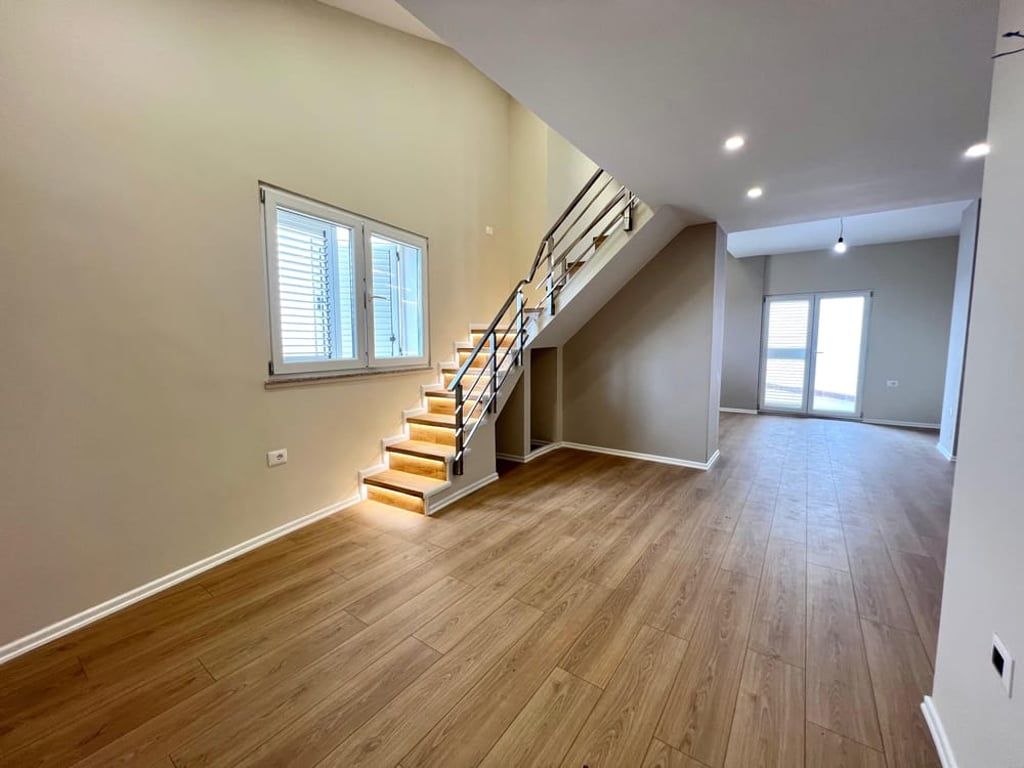 DUPLEX FOR SALE IN FRESK