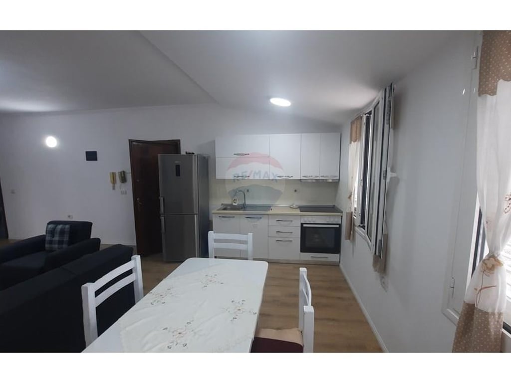 shitet apartament 1+1 ne MIhal Grameno