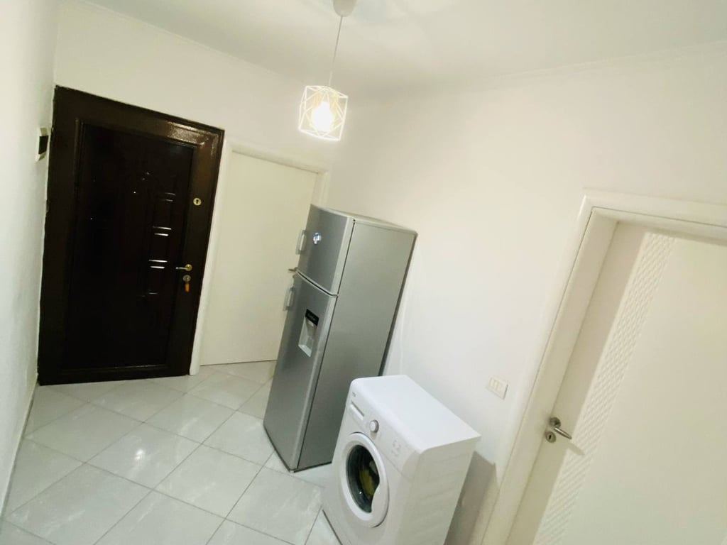 Jepet Apartament me qera  1 +1 Laprak 