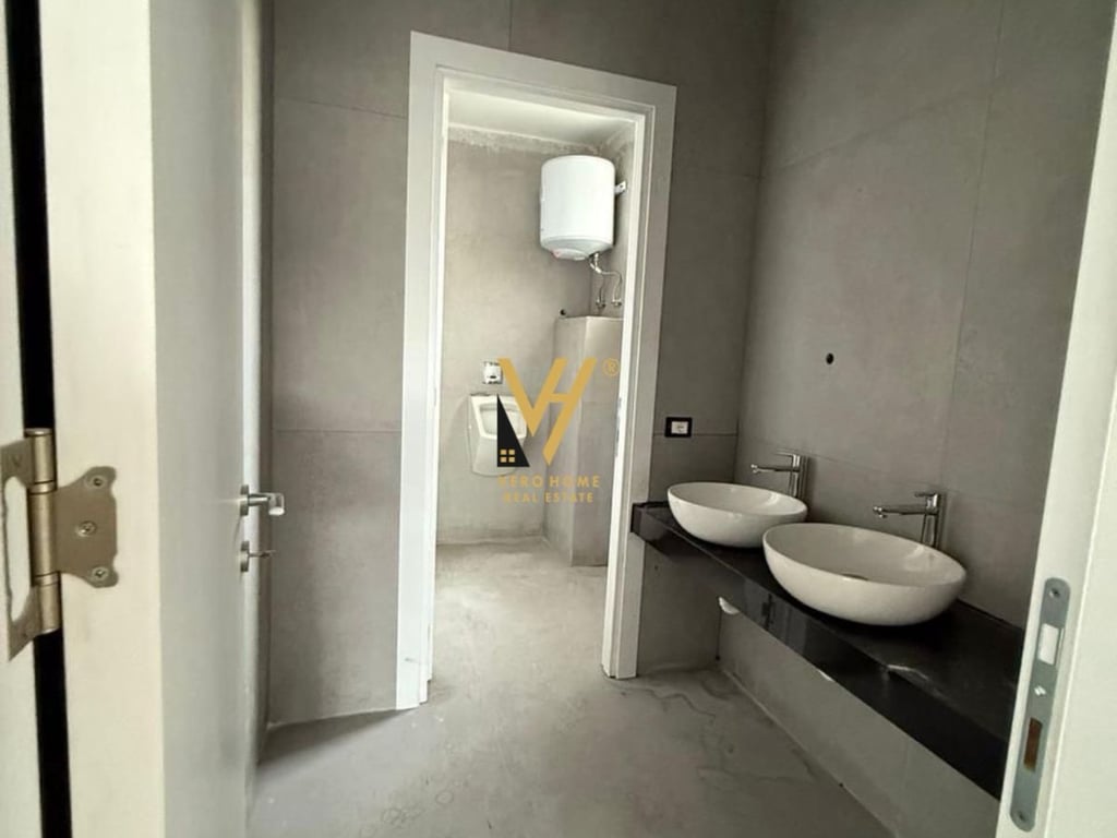 FOR SALE BUSINESS BUILDING 2 FLOORS PEZES CONFERENCE ROAD 2,000,000 EURO