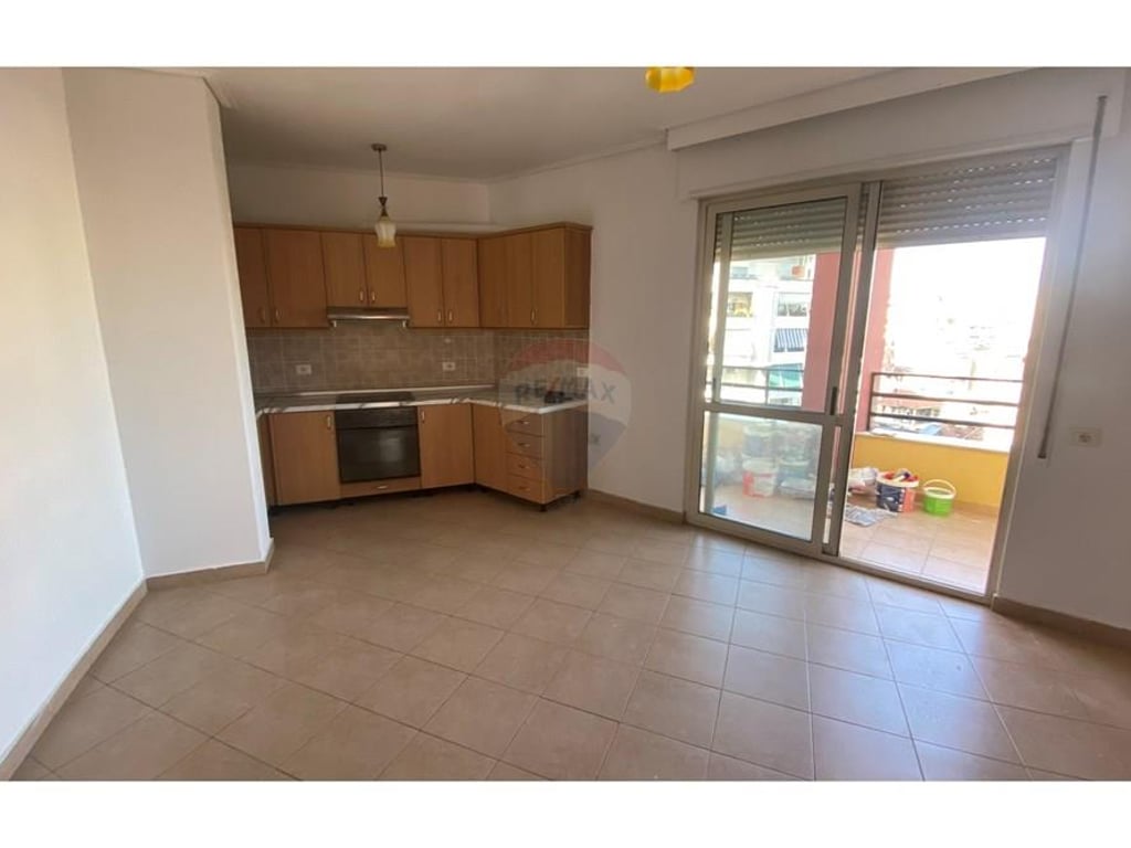 Jepet me qera 2+1+2 te Selvia