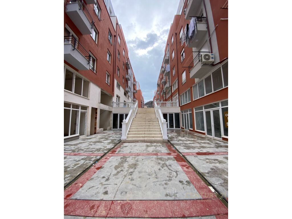 Shtepi me qera  ke xhamia selite 