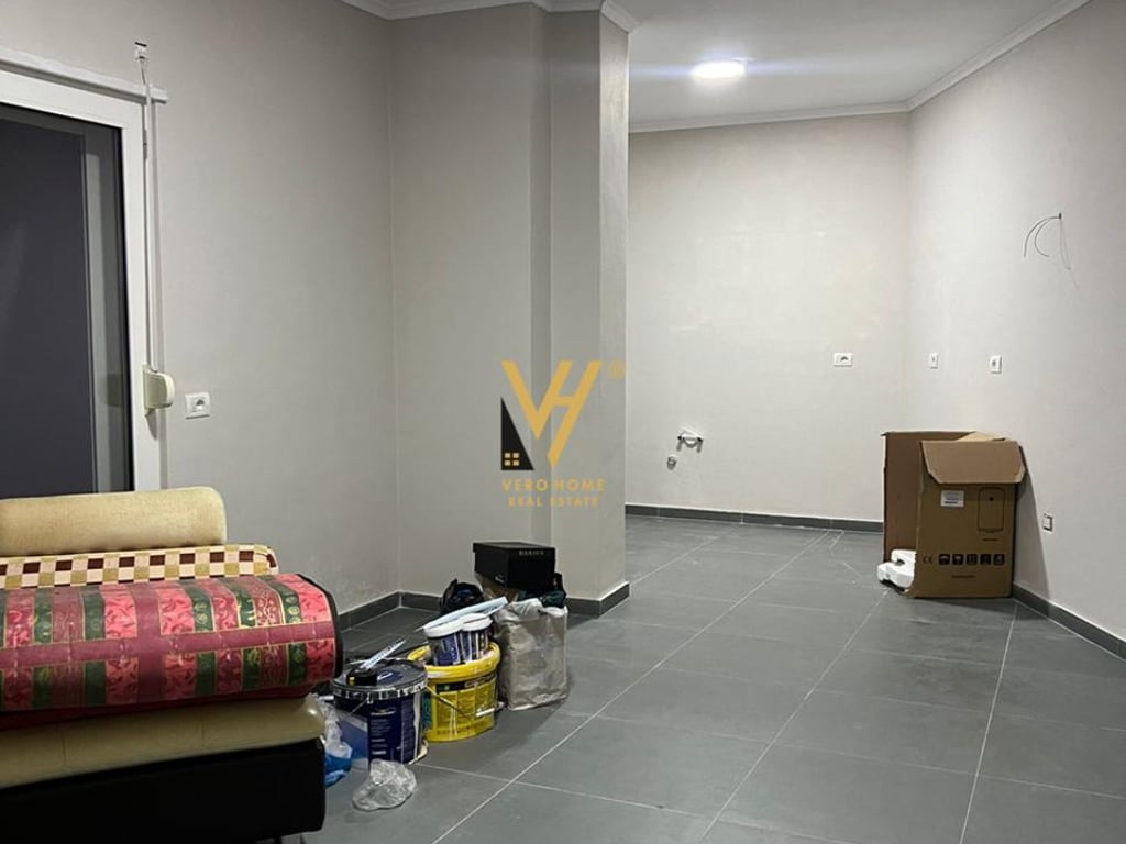 AFFITTASI APPARTAMENTO 1+1 CON BALCONE IN VIA BOGDANEVE 500 EURO