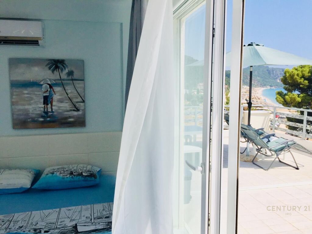🌊DHËRMI – 2 GARSIONI CON VERANDA E VISTA MARE! | DHËRMI – 2 APPARTAMENTI STUDIO CON TERRAZZA VISTA MARE!