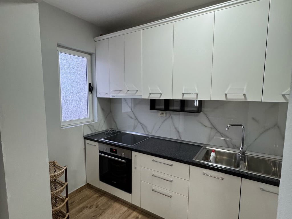 Jepet me qera apartament 1+1 ne Myslym Shyr 600 euro