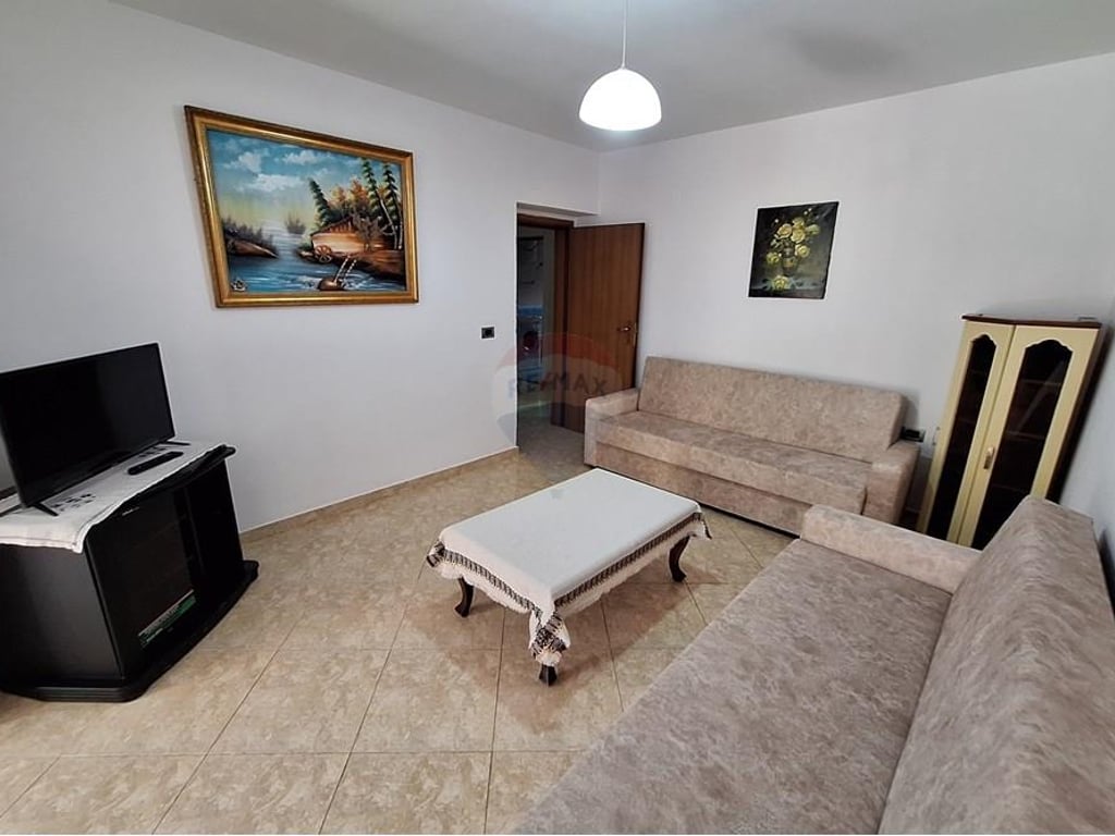 Apartament 1+1+Oborr per qira!