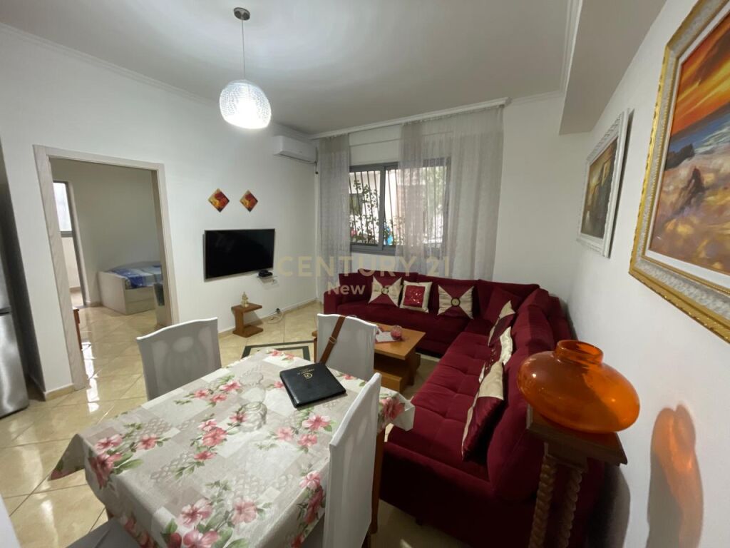 JEPET ME QIRA APARTAMENT 2+1 TEK SHKEMBI I KAVAJES!