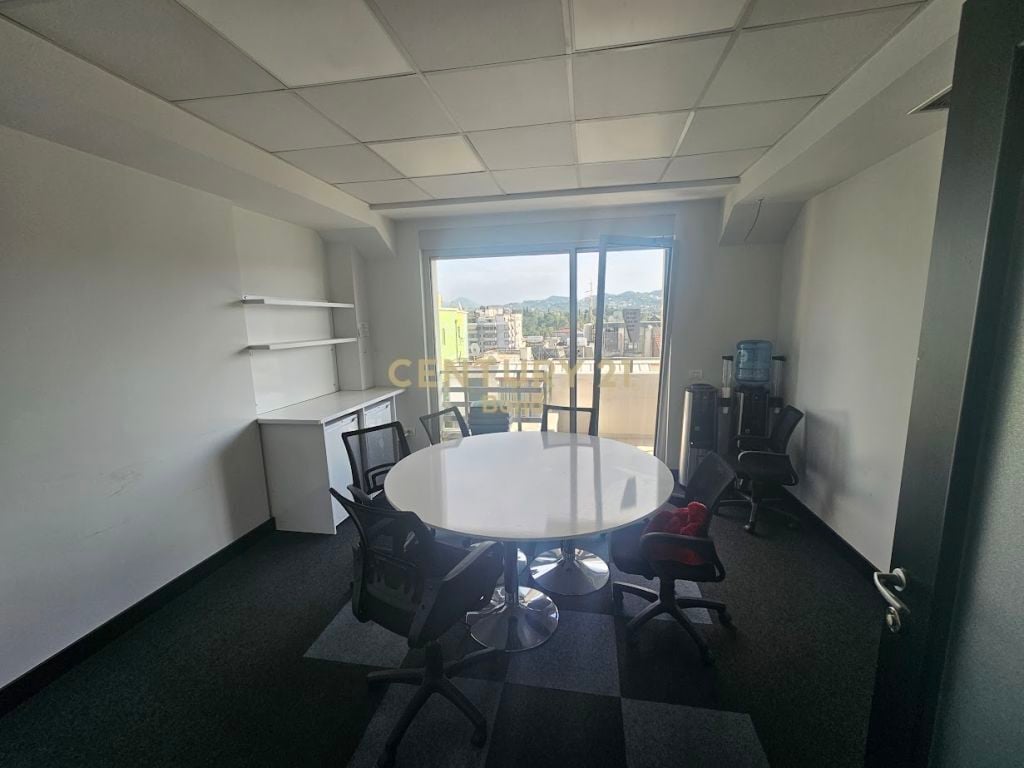 ISH BLLOKU AMBIENT ZYRASH ME QIRA !!