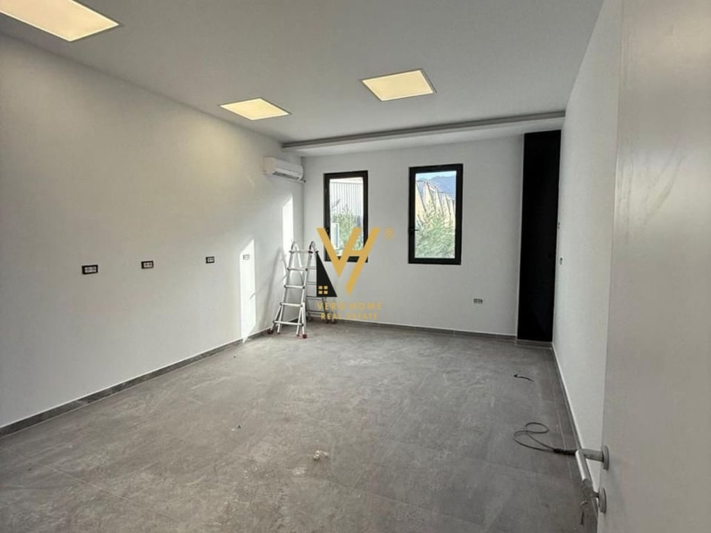 FOR SALE BUSINESS BUILDING 2 FLOORS PEZES CONFERENCE ROAD 2,000,000 EURO