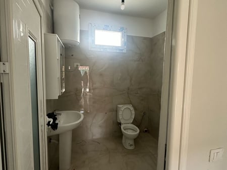 Vile me Qera ne Astir 