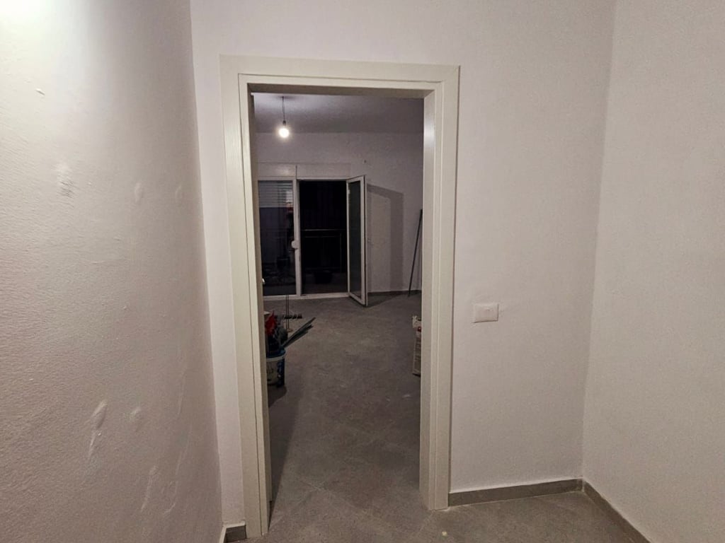 SHITET APARTAMENT 2+1+2 PRANE MARKATES DURRES